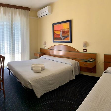 Hotel Lorenz Caorle Exterior foto