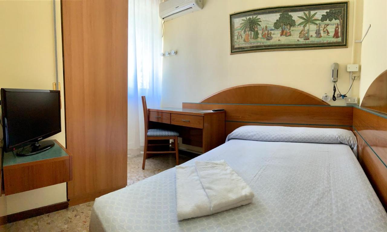 Hotel Lorenz Caorle Exterior foto