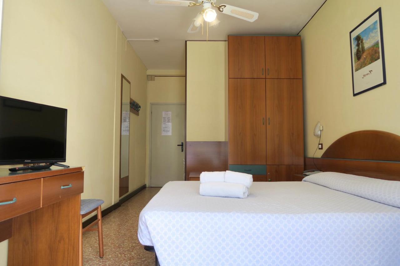 Hotel Lorenz Caorle Exterior foto