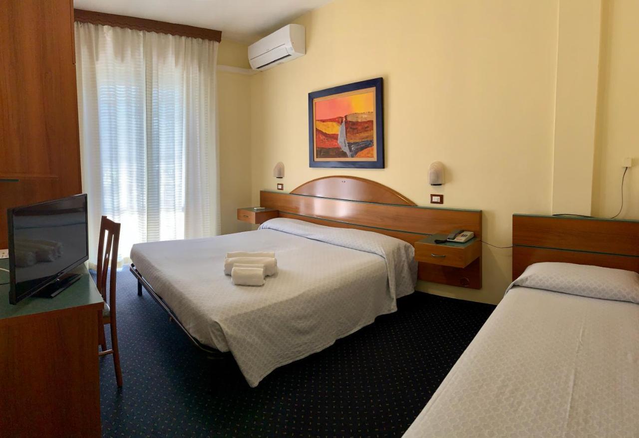 Hotel Lorenz Caorle Exterior foto