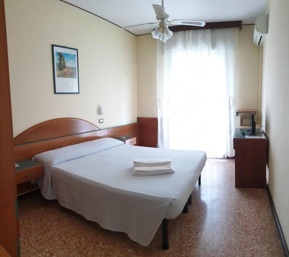 Hotel Lorenz Caorle Exterior foto