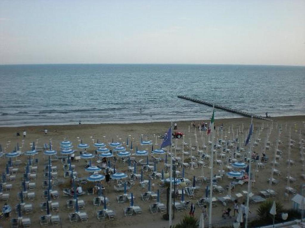 Hotel Lorenz Caorle Exterior foto